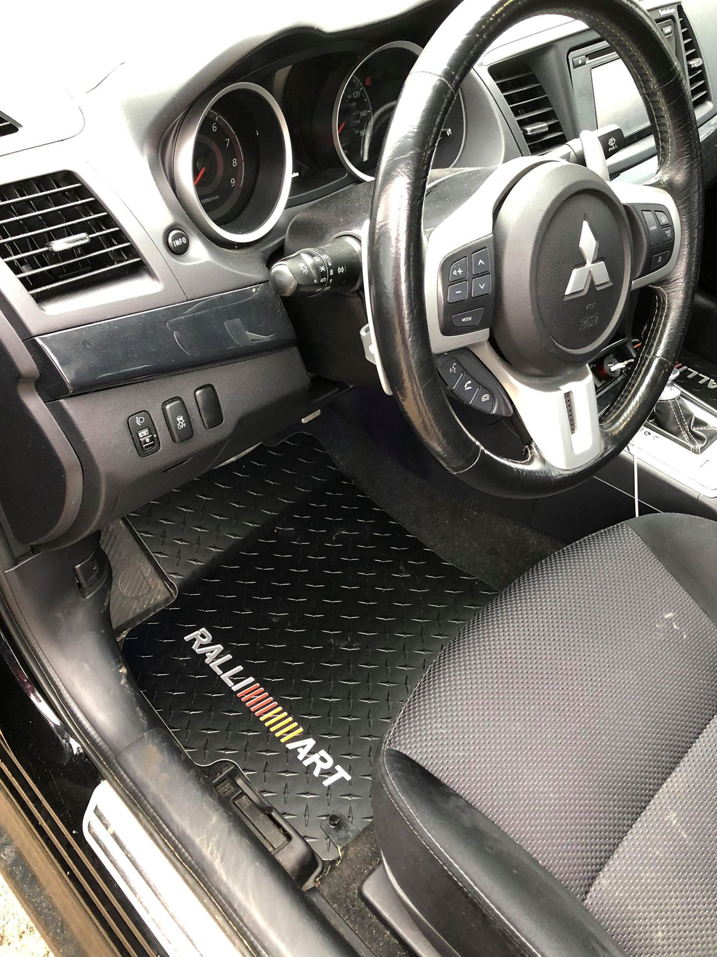 Mitsubishi Lancer 2008-2013