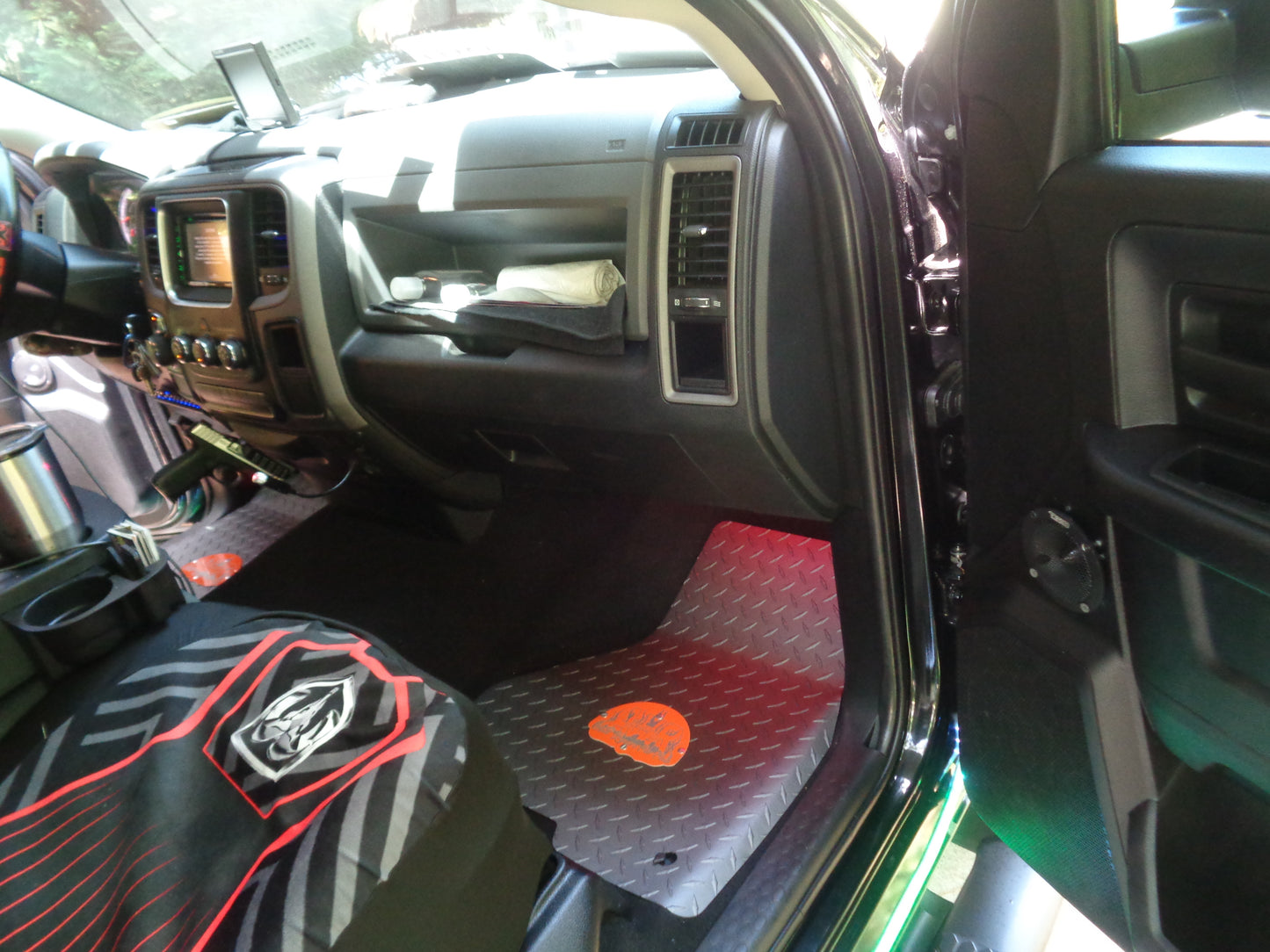 Dodge Ram 2009-2018 / 2019-2024 (1500 CLASSIC) 4th Gen