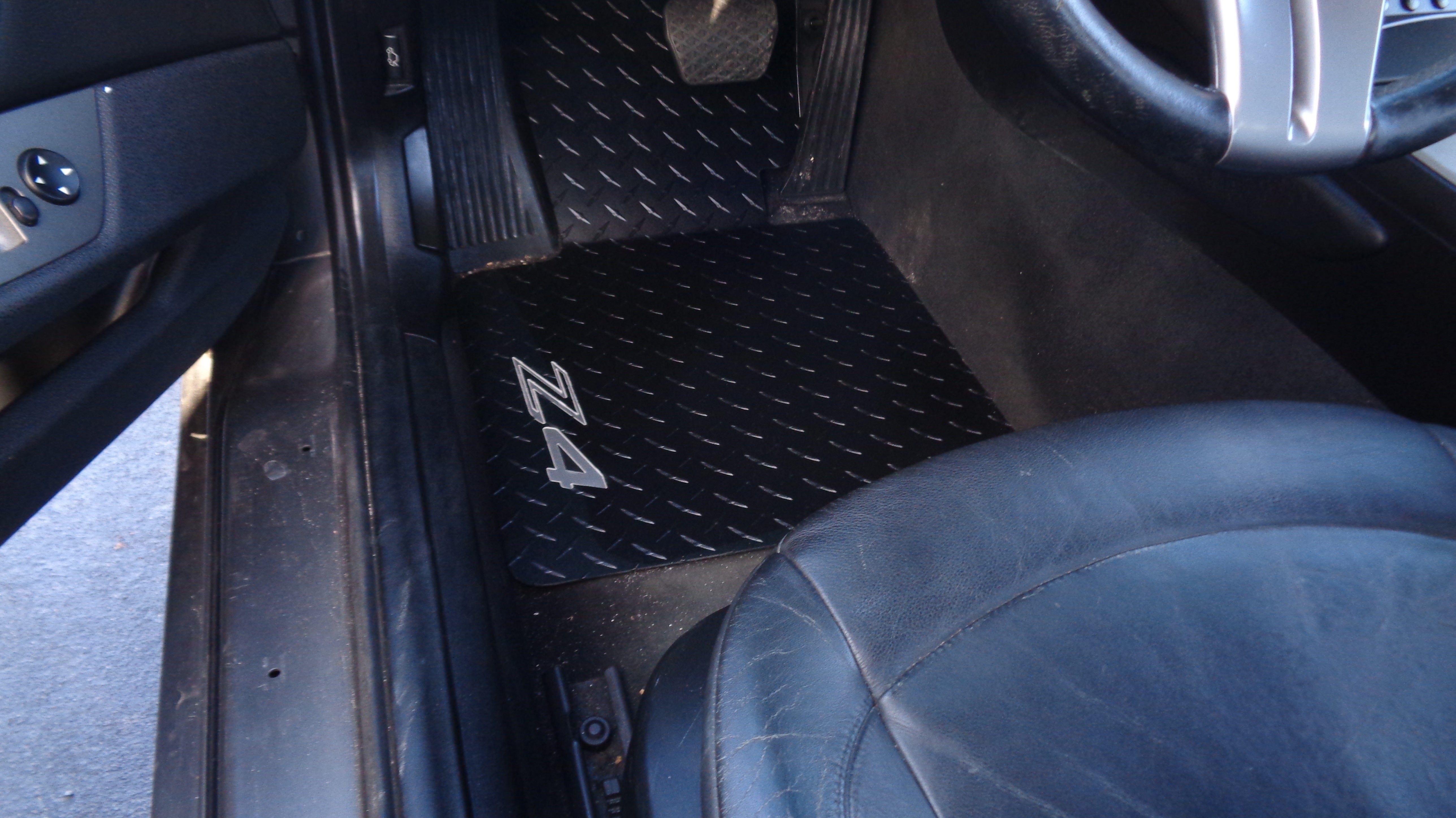 BMW Z4 2004-2008 Aluminium Floor Mats – Diamond MATS