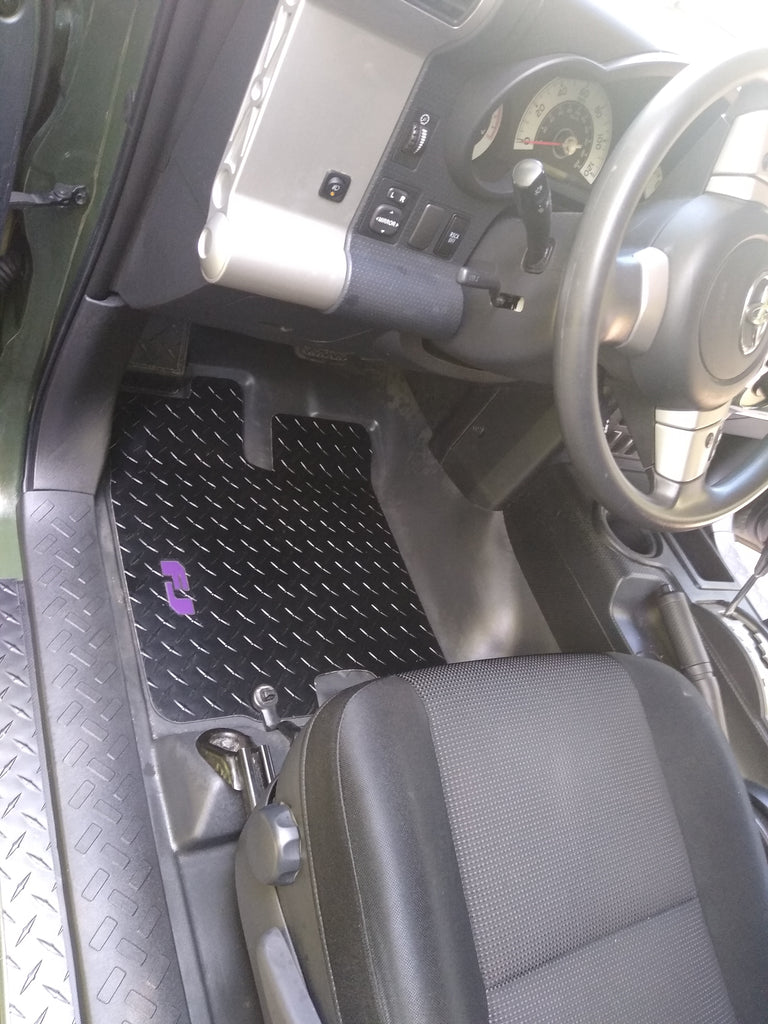 Toyota FJ 06-14  Black Aluminum diamond tread plate floor mats